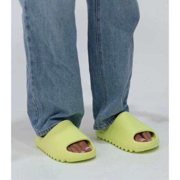Adidas YEEZY Slide Glow Green Sneakers Size 5 Slip On Chunky Rubber Pool Neon main image 11